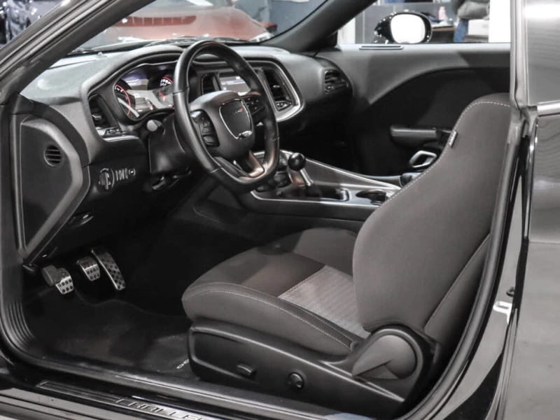 Dodge Challenger RWD, снимка 11 - Автомобили и джипове - 53278101