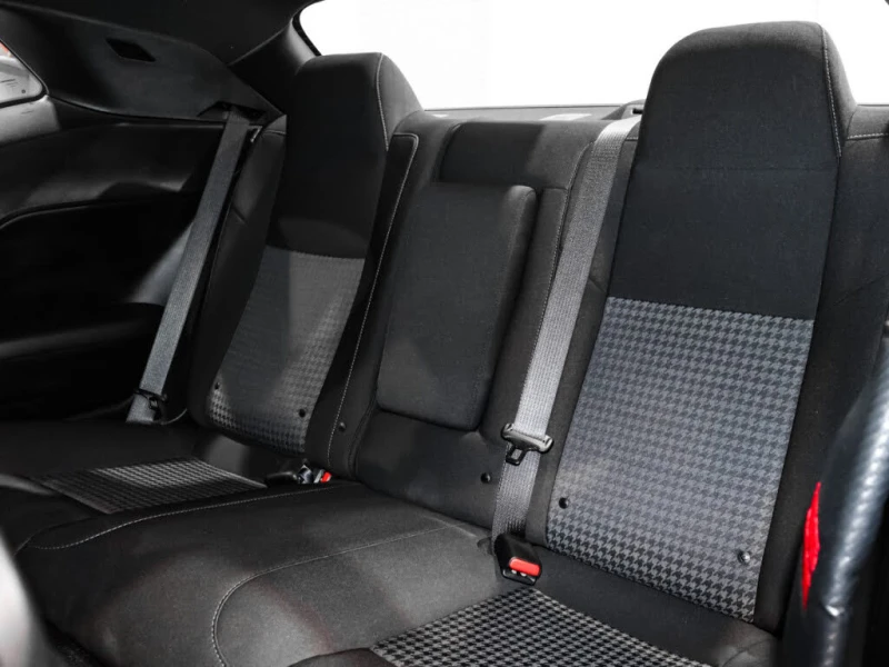 Dodge Challenger RWD, снимка 17 - Автомобили и джипове - 53278101