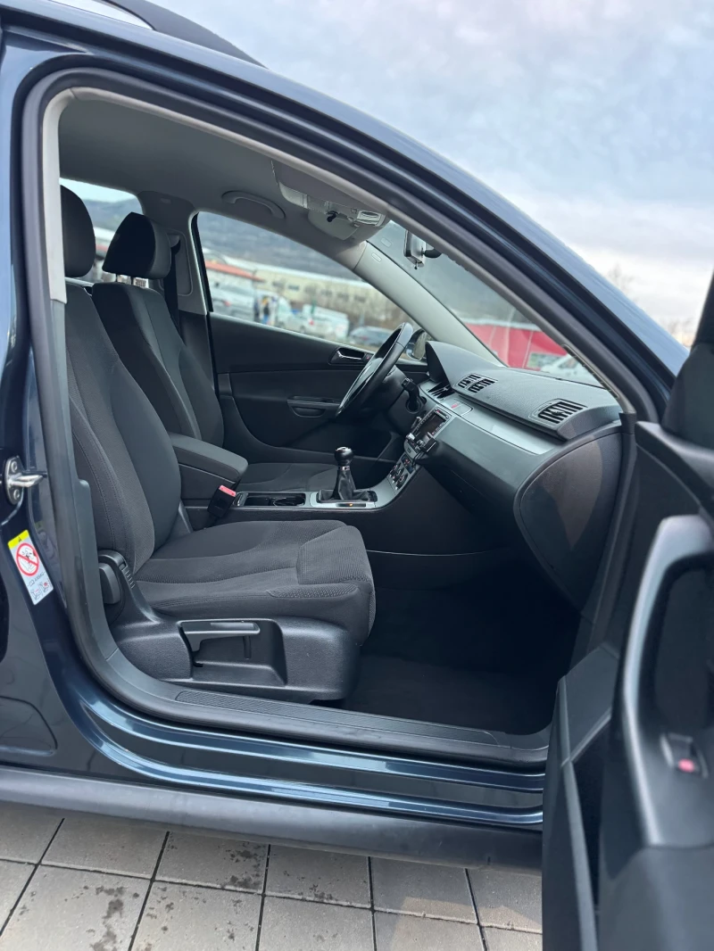 VW Passat 1.9tdi* Navi* Tempomat* Klimatronik* 203500км!TOP!, снимка 14 - Автомобили и джипове - 53478963