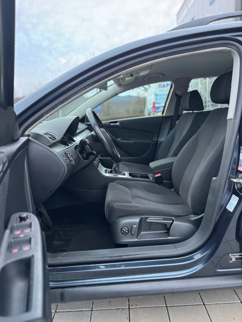 VW Passat 1.9tdi* Navi* Tempomat* Klimatronik* 203500км!TOP!, снимка 9 - Автомобили и джипове - 53478963