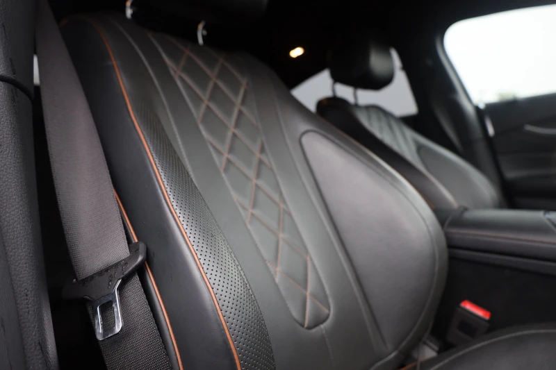 Mercedes-Benz CLS 450 AMG 4M Edition1 BURM HuD 360 Multibeam iCarbg, снимка 17 - Автомобили и джипове - 53570841