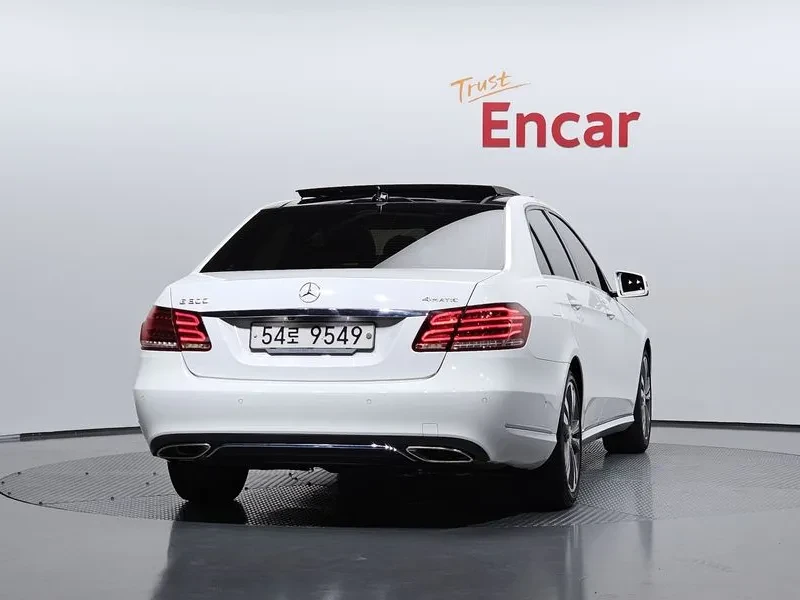 Mercedes-Benz E 300 4Matic Avantgarde - САМО 30% АВАНС, снимка 3 - Автомобили и джипове - 56002565