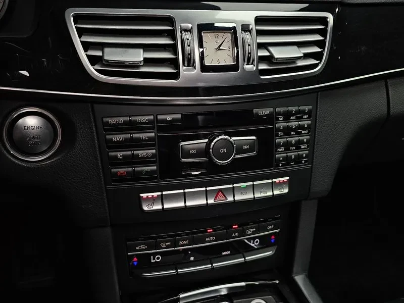 Mercedes-Benz E 300 4Matic Avantgarde - САМО 30% АВАНС, снимка 16 - Автомобили и джипове - 56002565