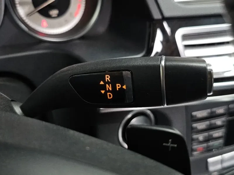Mercedes-Benz E 300 4Matic Avantgarde - САМО 30% АВАНС, снимка 8 - Автомобили и джипове - 56002565