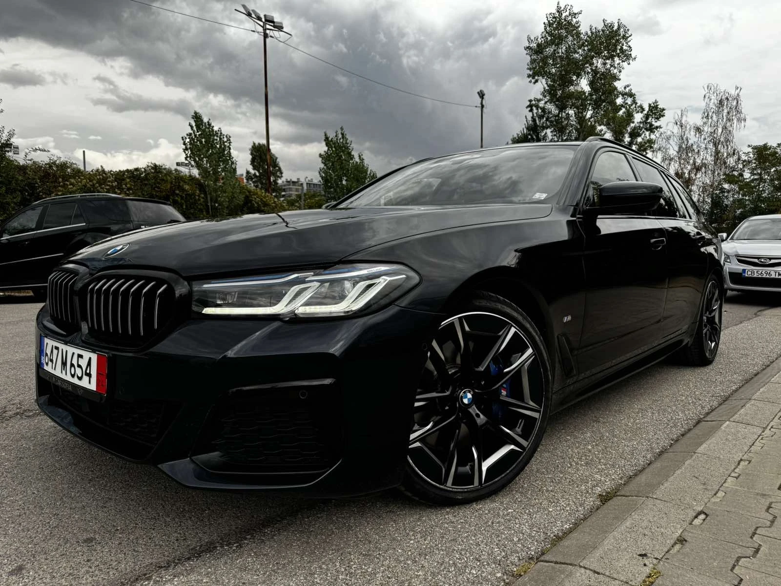 BMW 530 M XDRIVE* LASER* HUD* INDIVIDUAL* KEYLESS* ЛИЗИНГ* - изображение 2