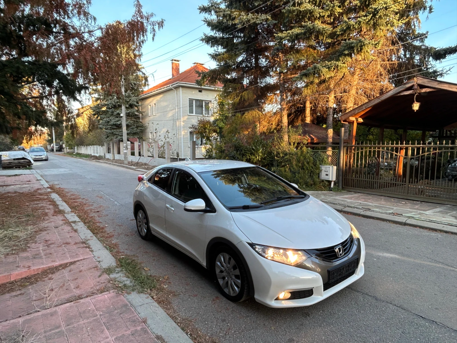 Honda Civic 1, 8 141K  - изображение 3