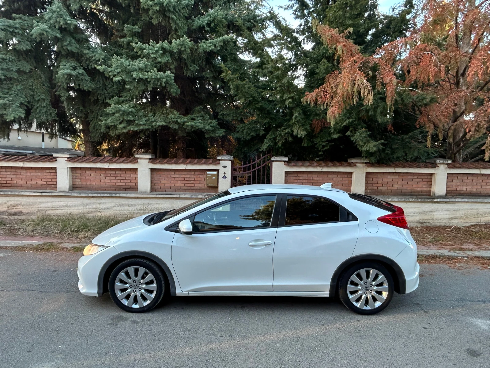 Honda Civic 1, 8 141K  - изображение 7