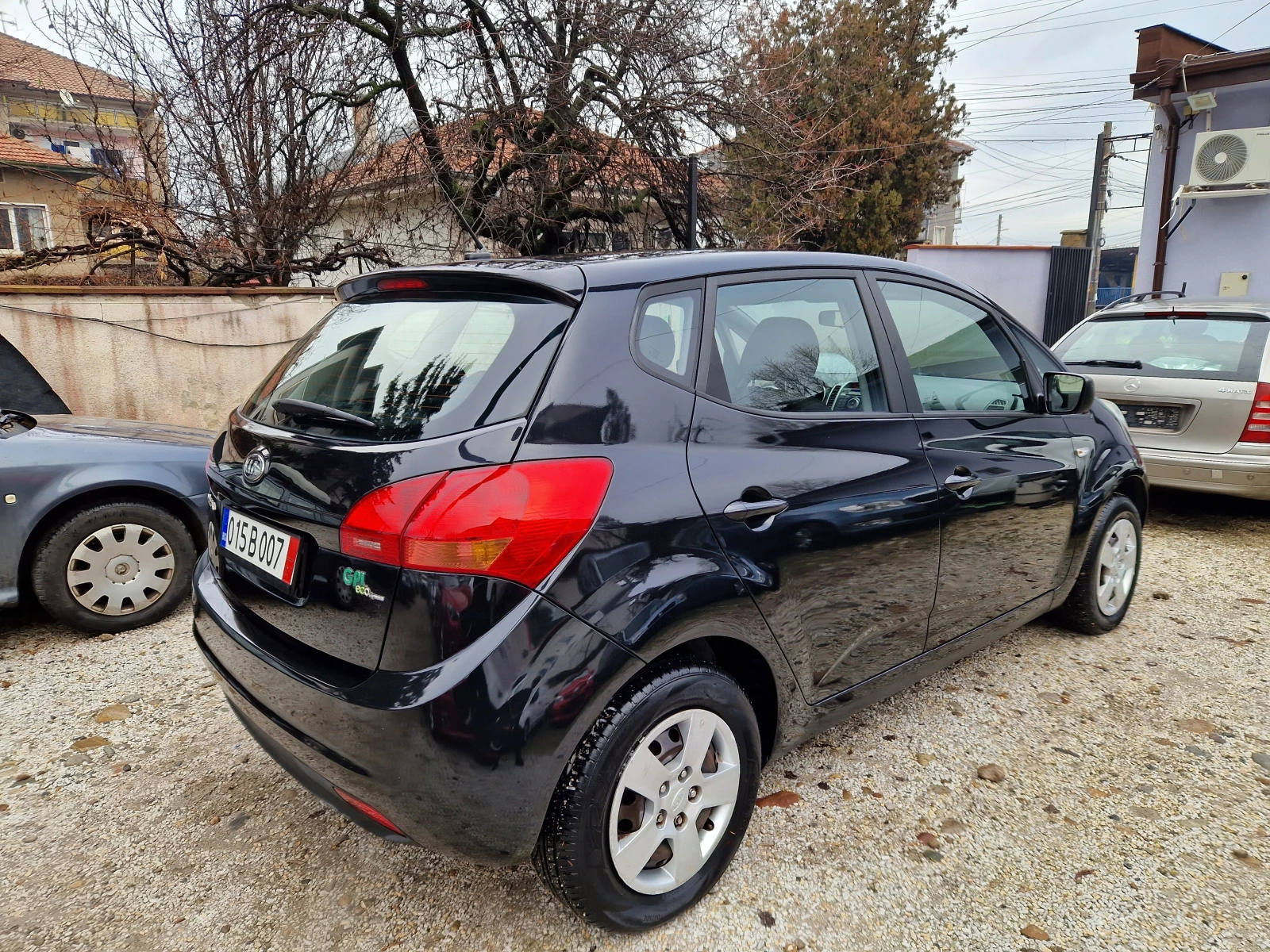 Kia Venga 1.4 Фабрична газ 130хил.км. - изображение 3