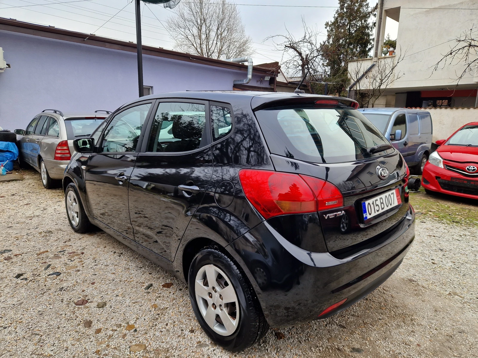 Kia Venga 1.4 Фабрична газ 130хил.км. - изображение 2