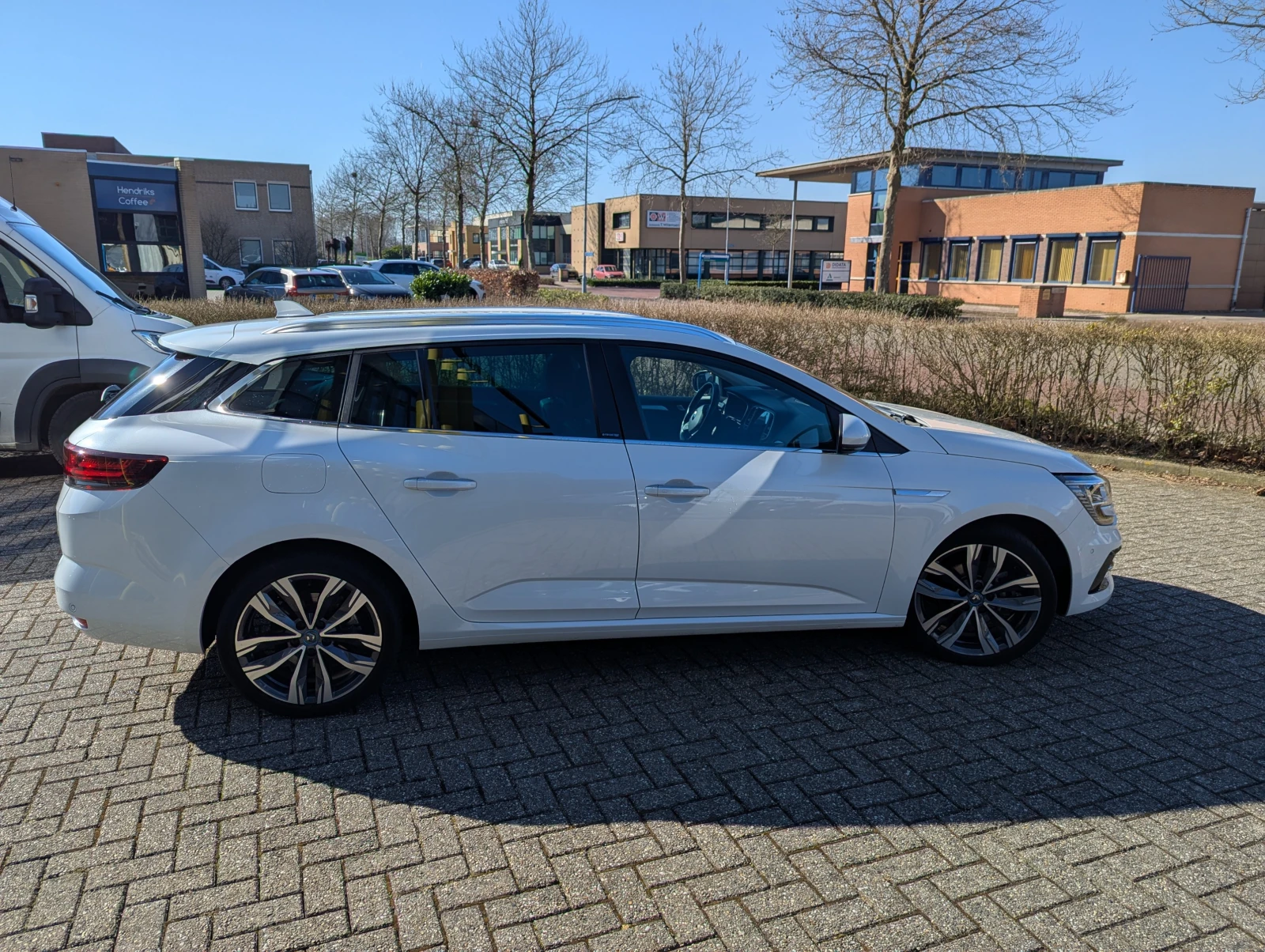 Renault Megane E-TECH - изображение 3