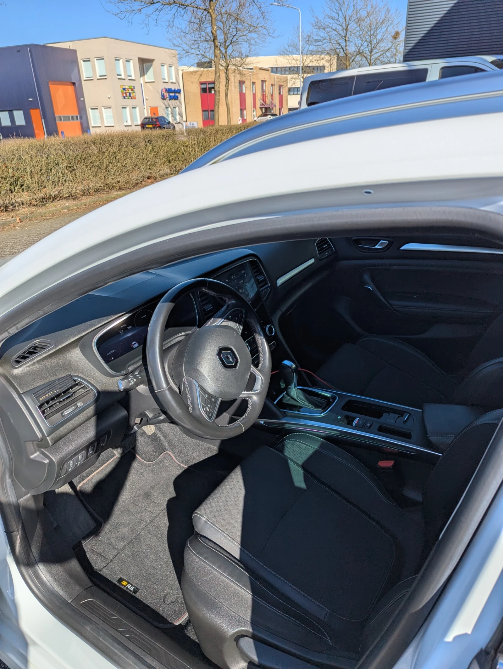 Renault Megane E-TECH - изображение 5