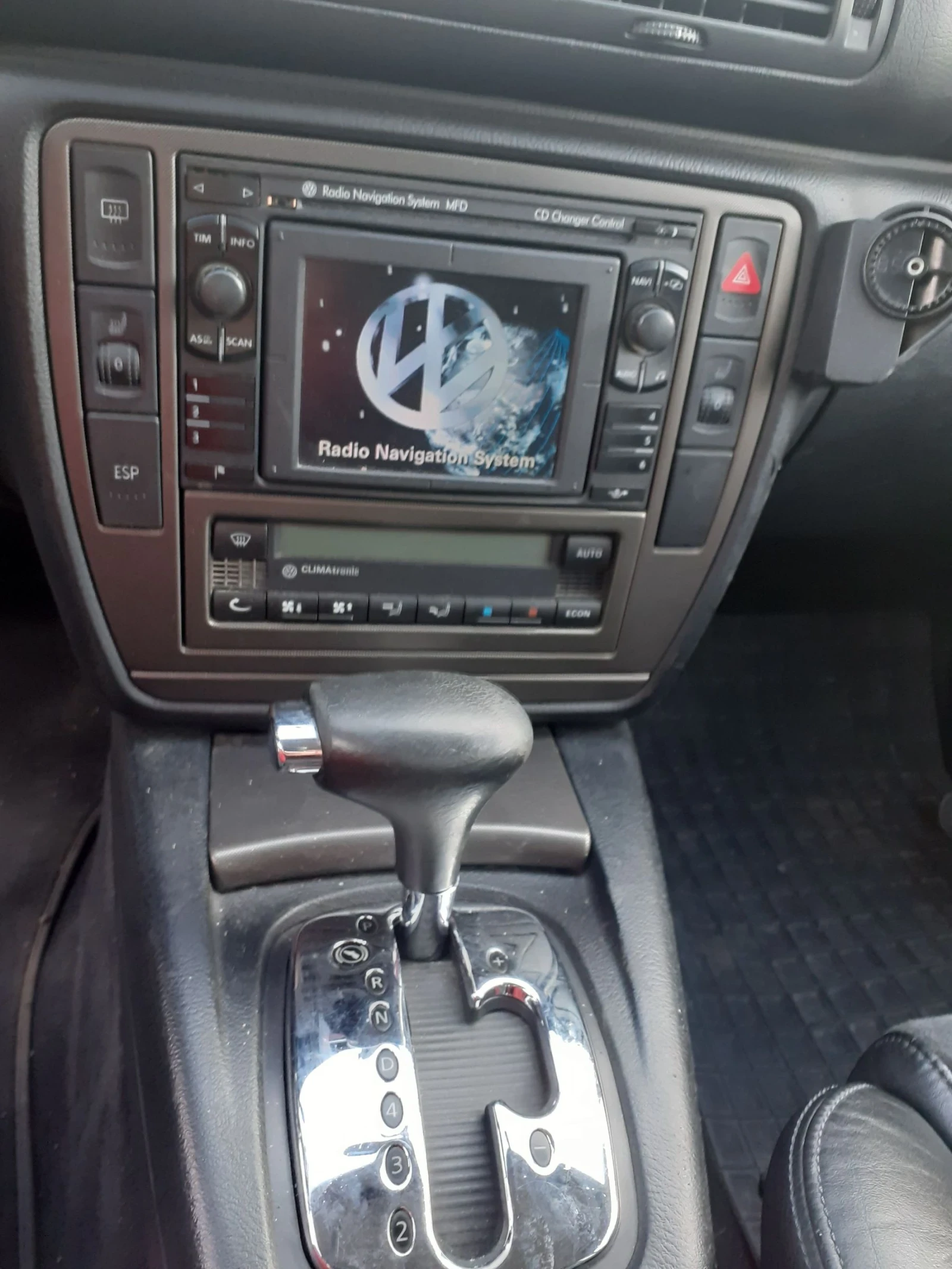 VW Passat 2003 - изображение 8