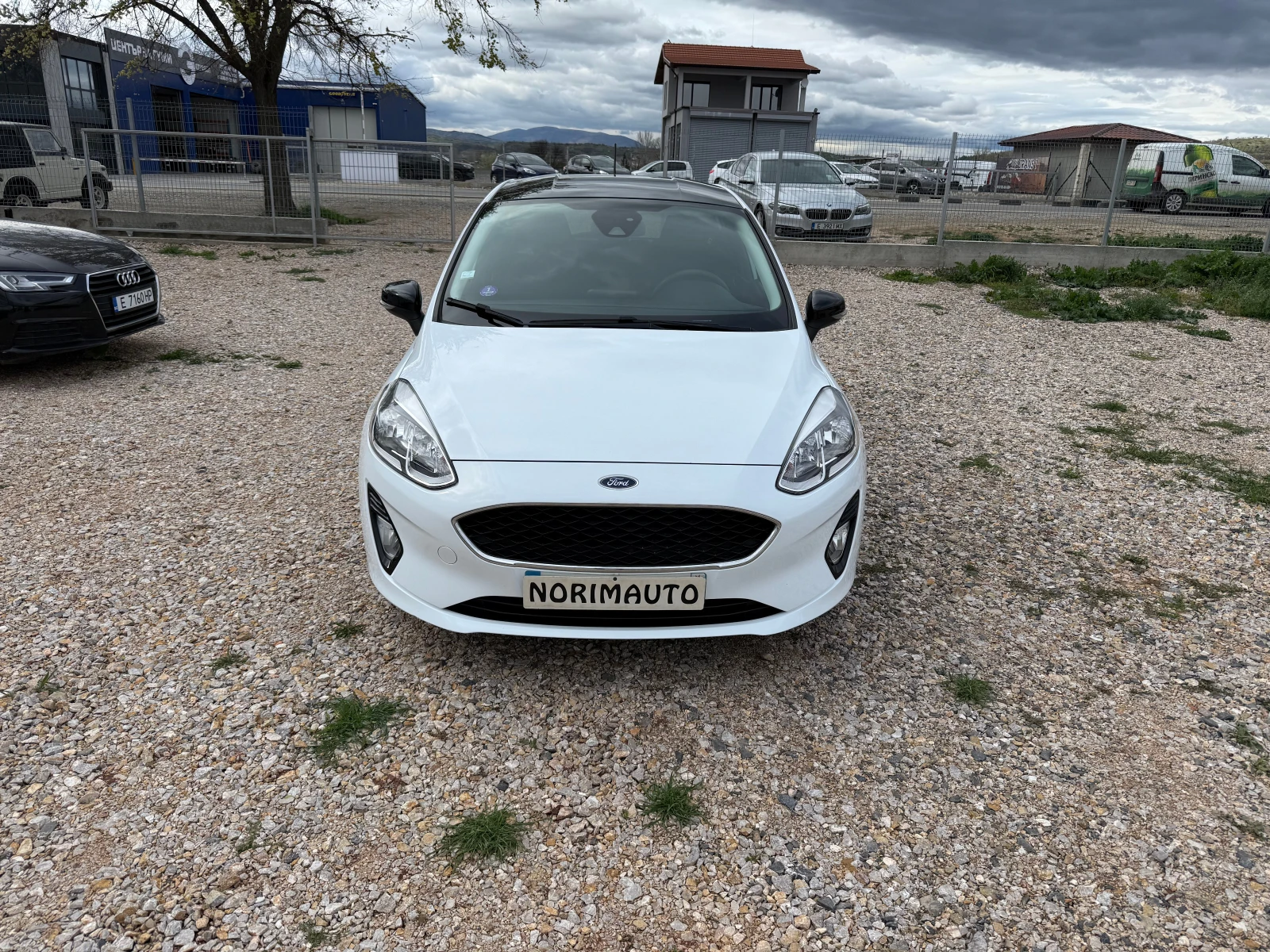 Ford Fiesta 1.0i/Black&White Edition/Nav/Euro6 - изображение 6