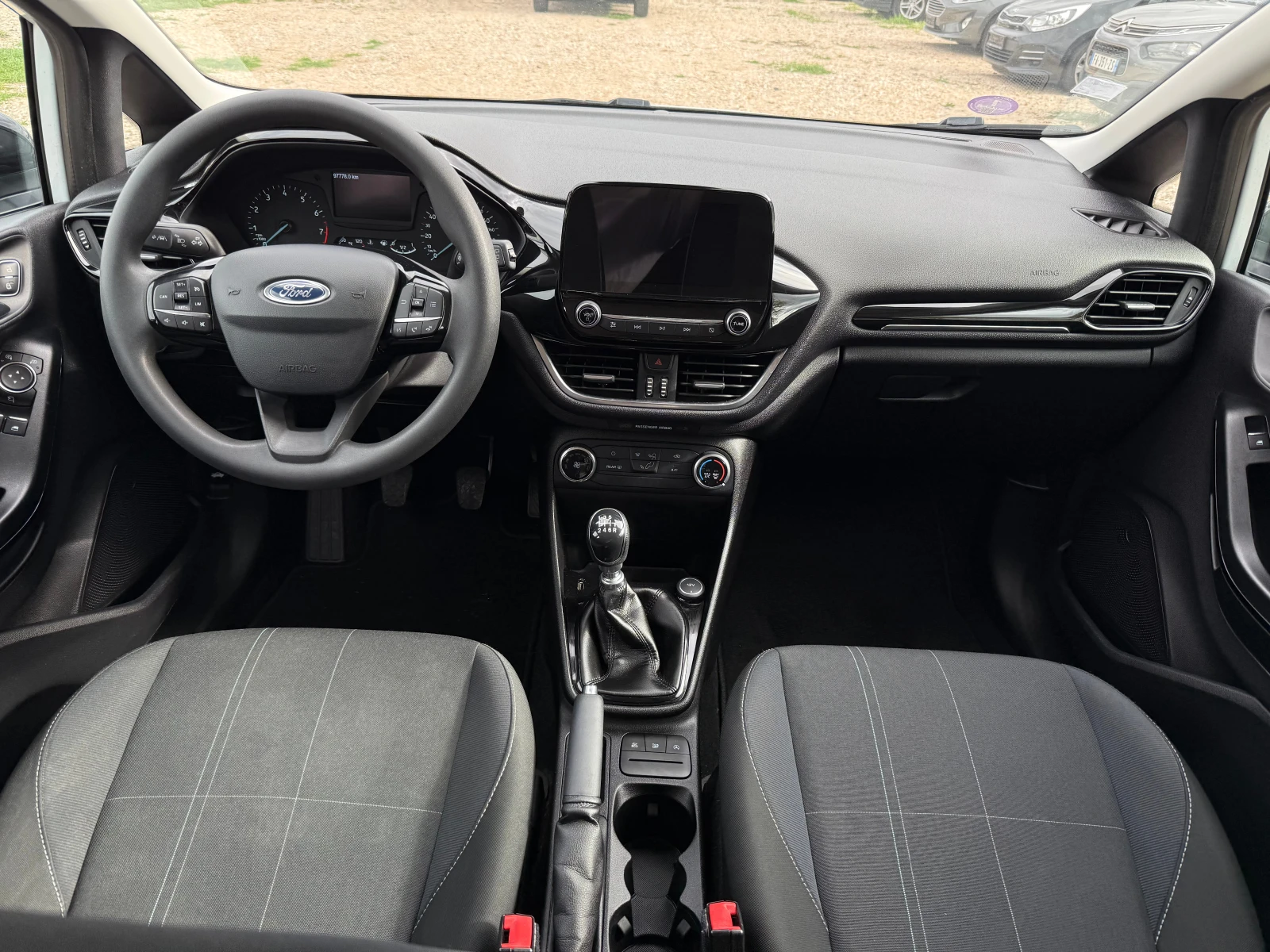 Ford Fiesta 1.0i/Black&White Edition/Nav/Euro6 - изображение 10