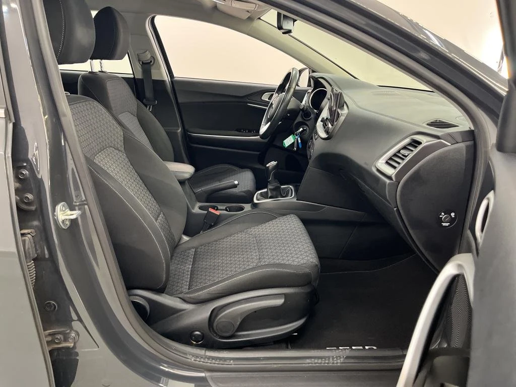 Kia Ceed DynamicLine - изображение 8