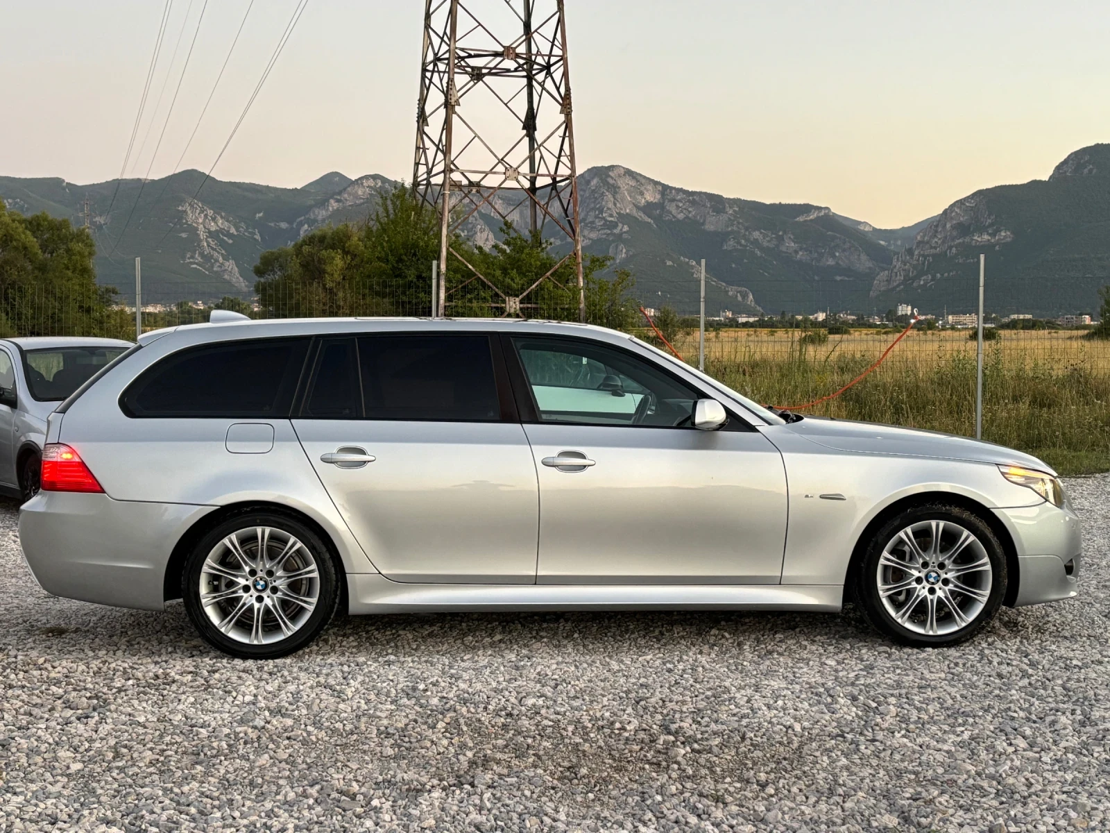 BMW 530 530Д/хDrive/235 коня/М-пакет/Панорама - изображение 6