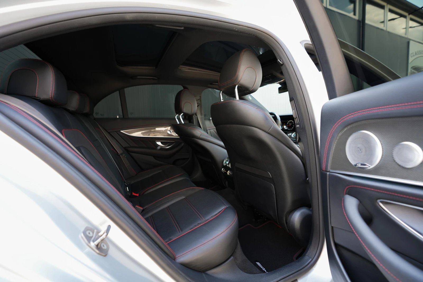 Mercedes-Benz E 43 AMG 4 MATIC| FULL| BURMESTER| SHADOW LINE| КЛАПИ| TOП | Mobile.bg — изображение 11