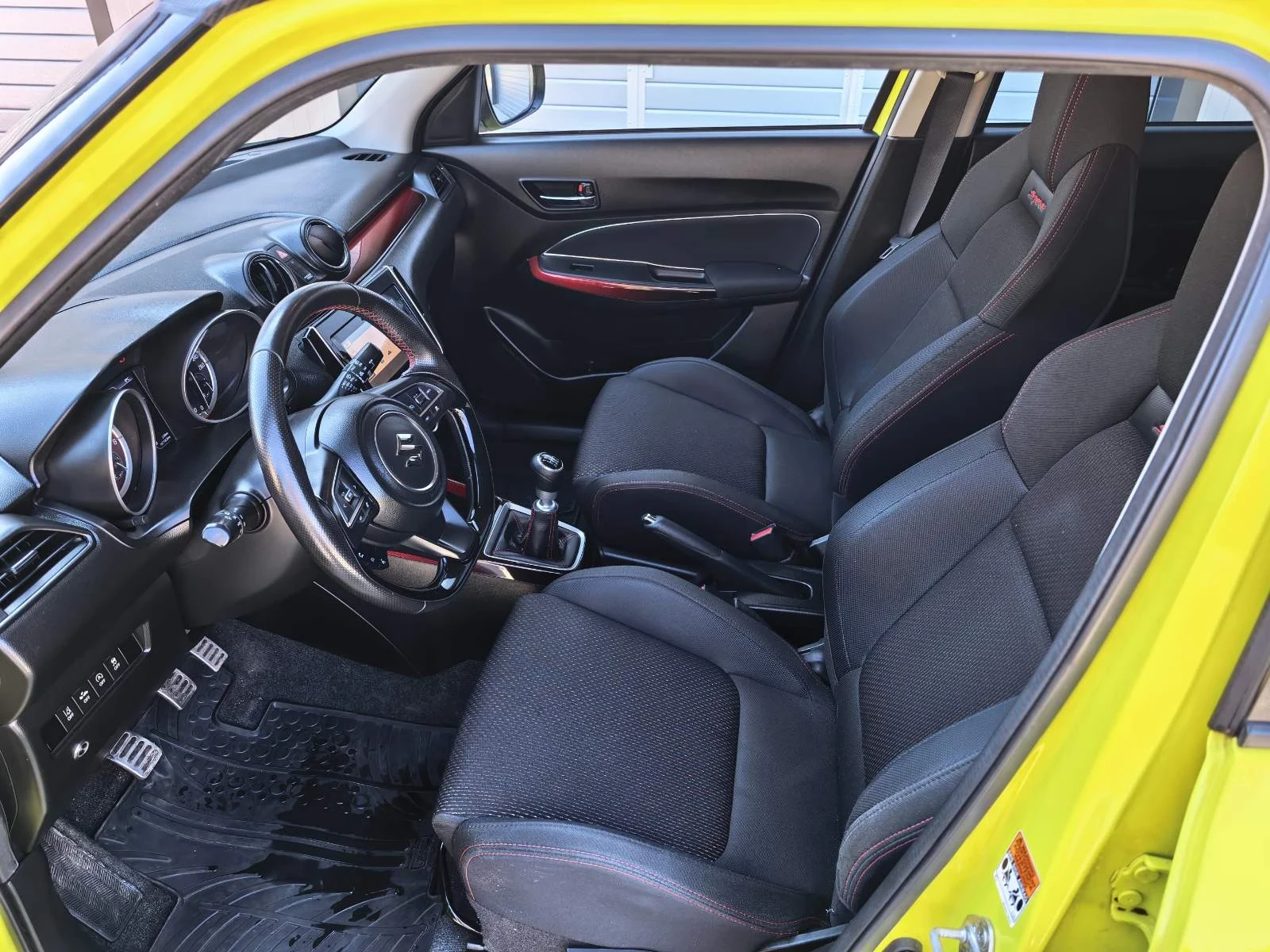 Suzuki Swift 1.4SPORT, снимка 8 - Автомобили и джипове - 52696267
