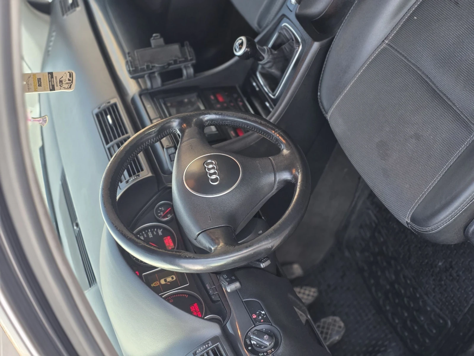 Audi A4 1.9  131кс. 6ск. - изображение 10