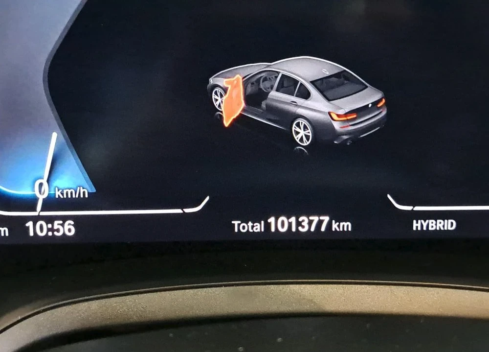 BMW 330 Plug-In Hybrid M-Sport, снимка 9 - Автомобили и джипове - 53865139