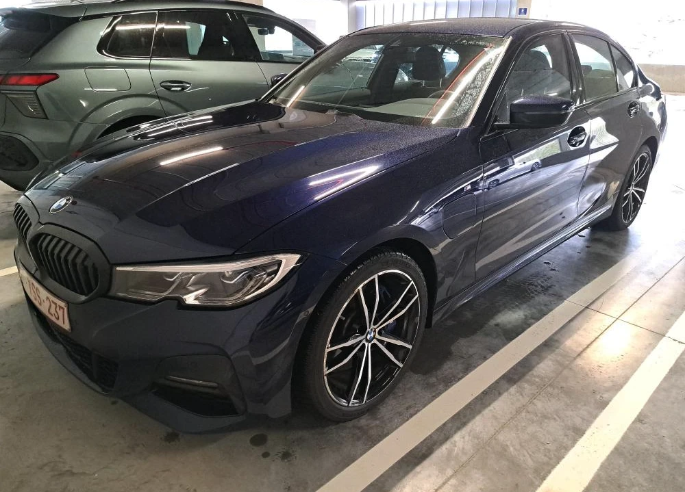 BMW 330 Plug-In Hybrid M-Sport, снимка 2 - Автомобили и джипове - 53865139