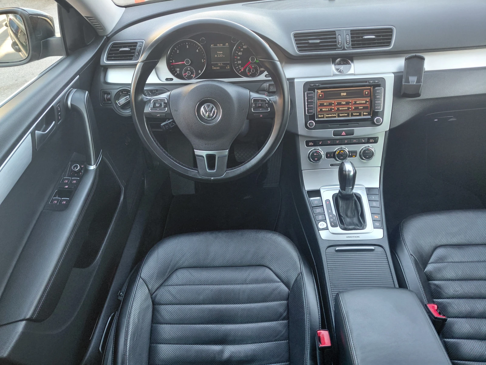 VW Passat 2.0TDi Hi-Line 4-Motion, снимка 14 - Автомобили и джипове - 54150391