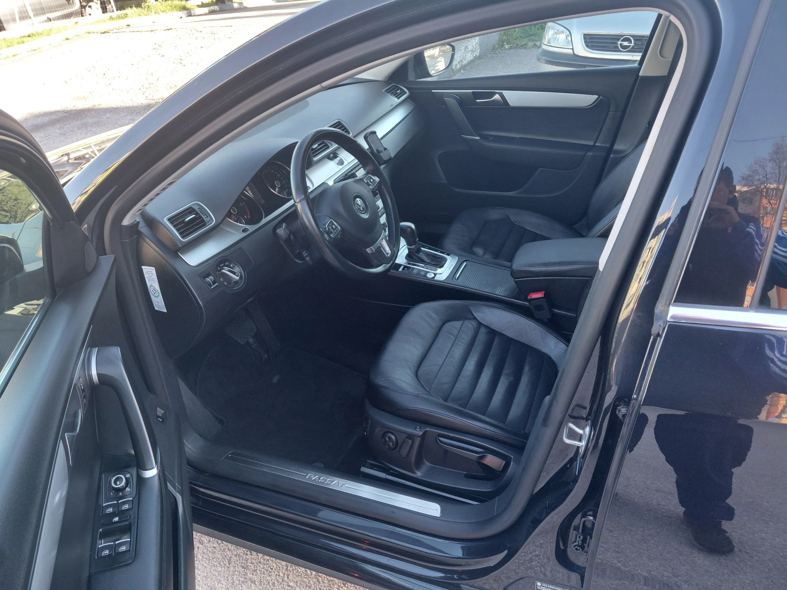 VW Passat 2.0TDi Hi-Line 4-Motion, снимка 9 - Автомобили и джипове - 54150391