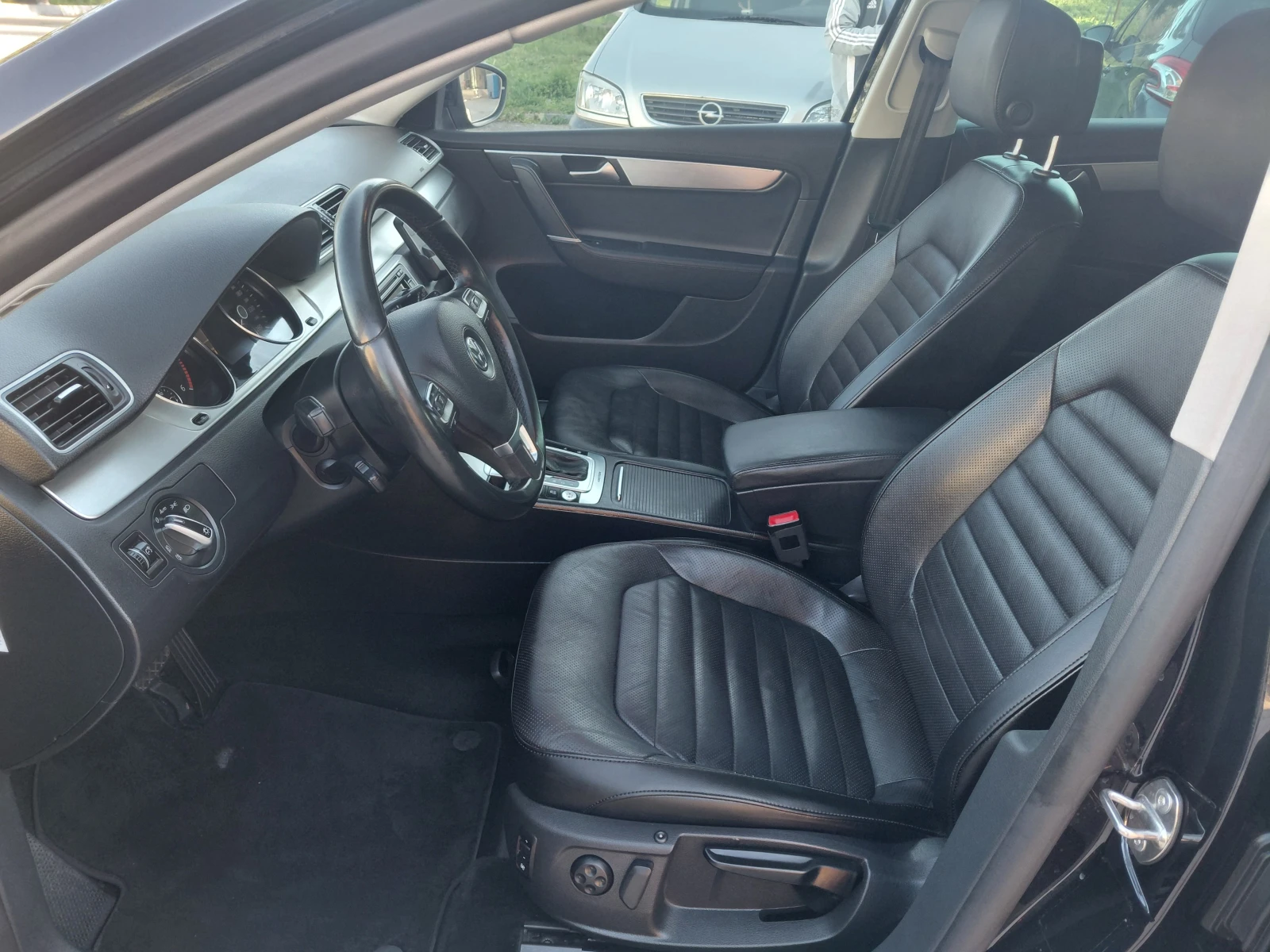 VW Passat 2.0TDi Hi-Line 4-Motion, снимка 10 - Автомобили и джипове - 54150391