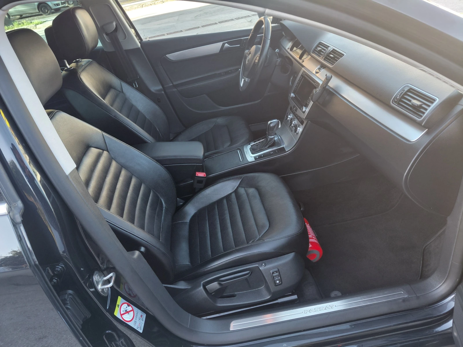 VW Passat 2.0TDi Hi-Line 4-Motion, снимка 8 - Автомобили и джипове - 54150391