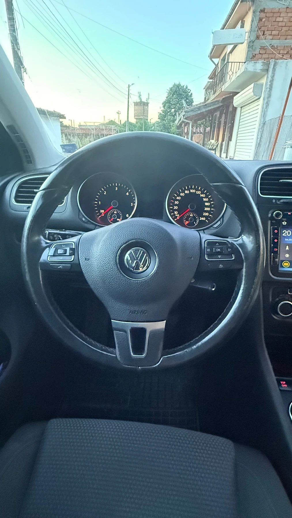 VW Golf 2.0tdi 140kc, снимка 10 - Автомобили и джипове - 54722799