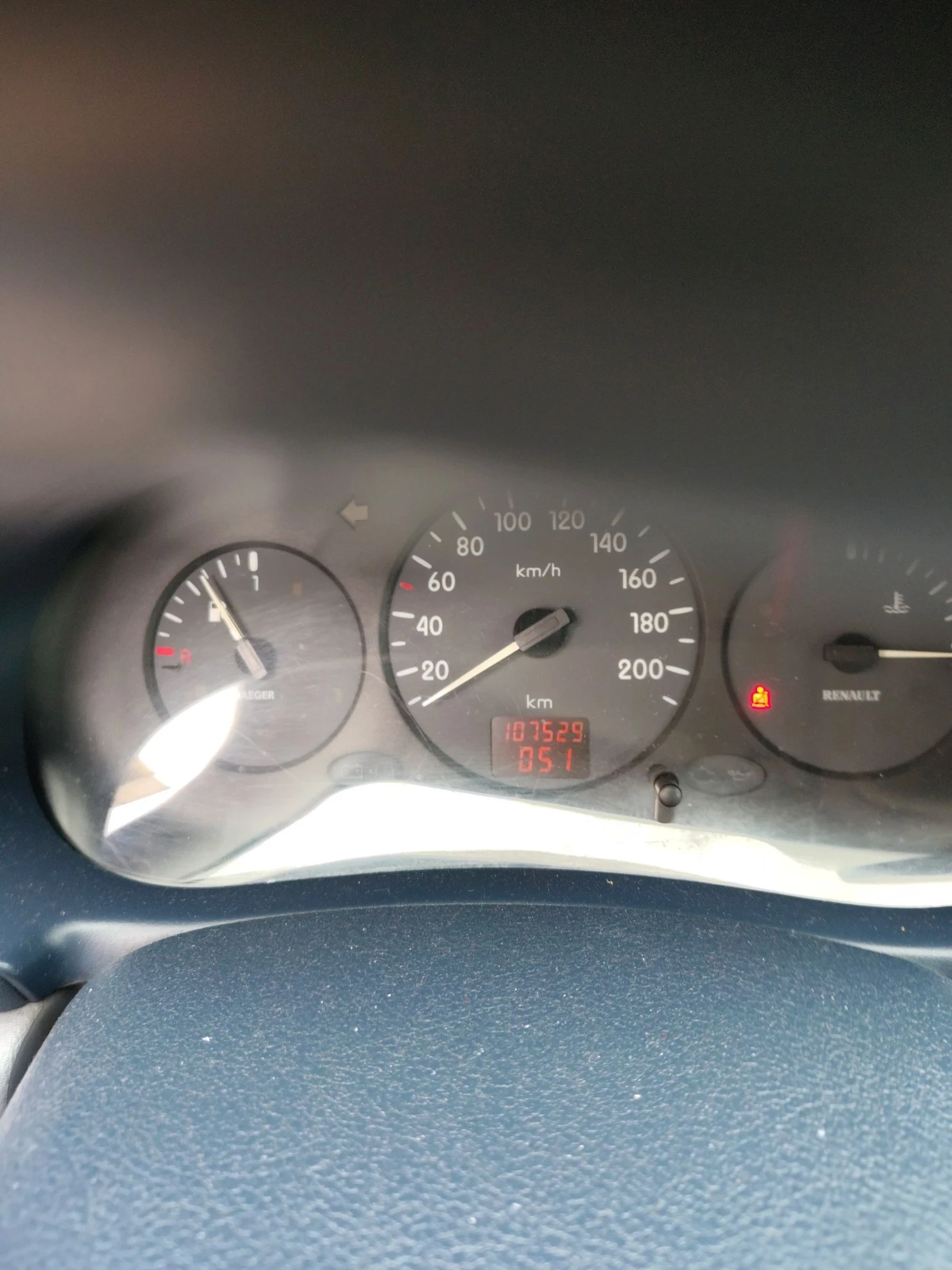 Renault Clio, снимка 6 - Автомобили и джипове - 54749575