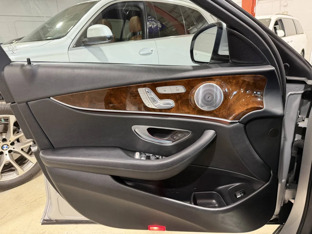 Mercedes-Benz E 300 4MATIC* AMG-LINE* DISTRONIC* 360CAM* BURMESTER*  | Mobile.bg � ����������� 11