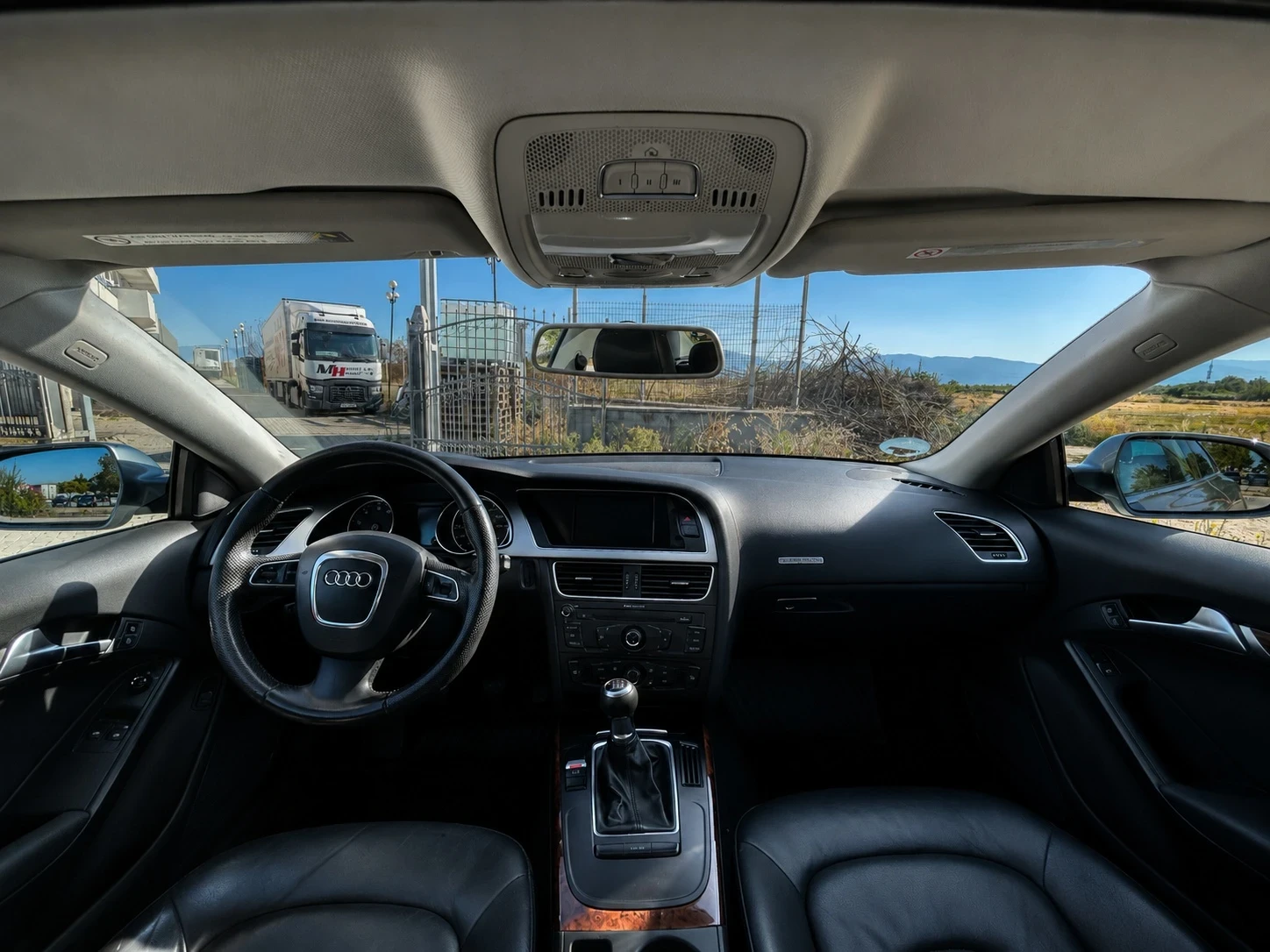Audi A5 2.0 TFSI QUATTRO РЪЧКА, снимка 10 - Автомобили и джипове - 55504636