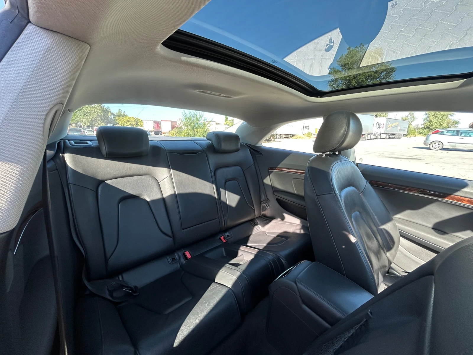 Audi A5 2.0 TFSI QUATTRO РЪЧКА, снимка 13 - Автомобили и джипове - 55504636