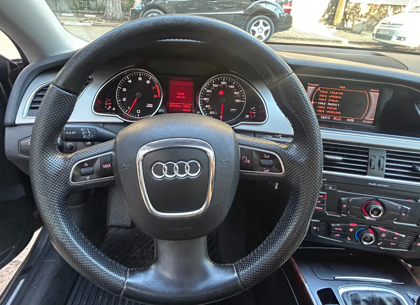 Audi A5 2.0 TFSI QUATTRO РЪЧКА, снимка 14 - Автомобили и джипове - 55504636