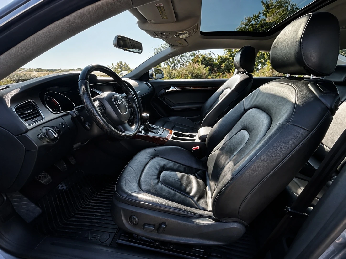 Audi A5 2.0 TFSI QUATTRO РЪЧКА, снимка 9 - Автомобили и джипове - 55504636