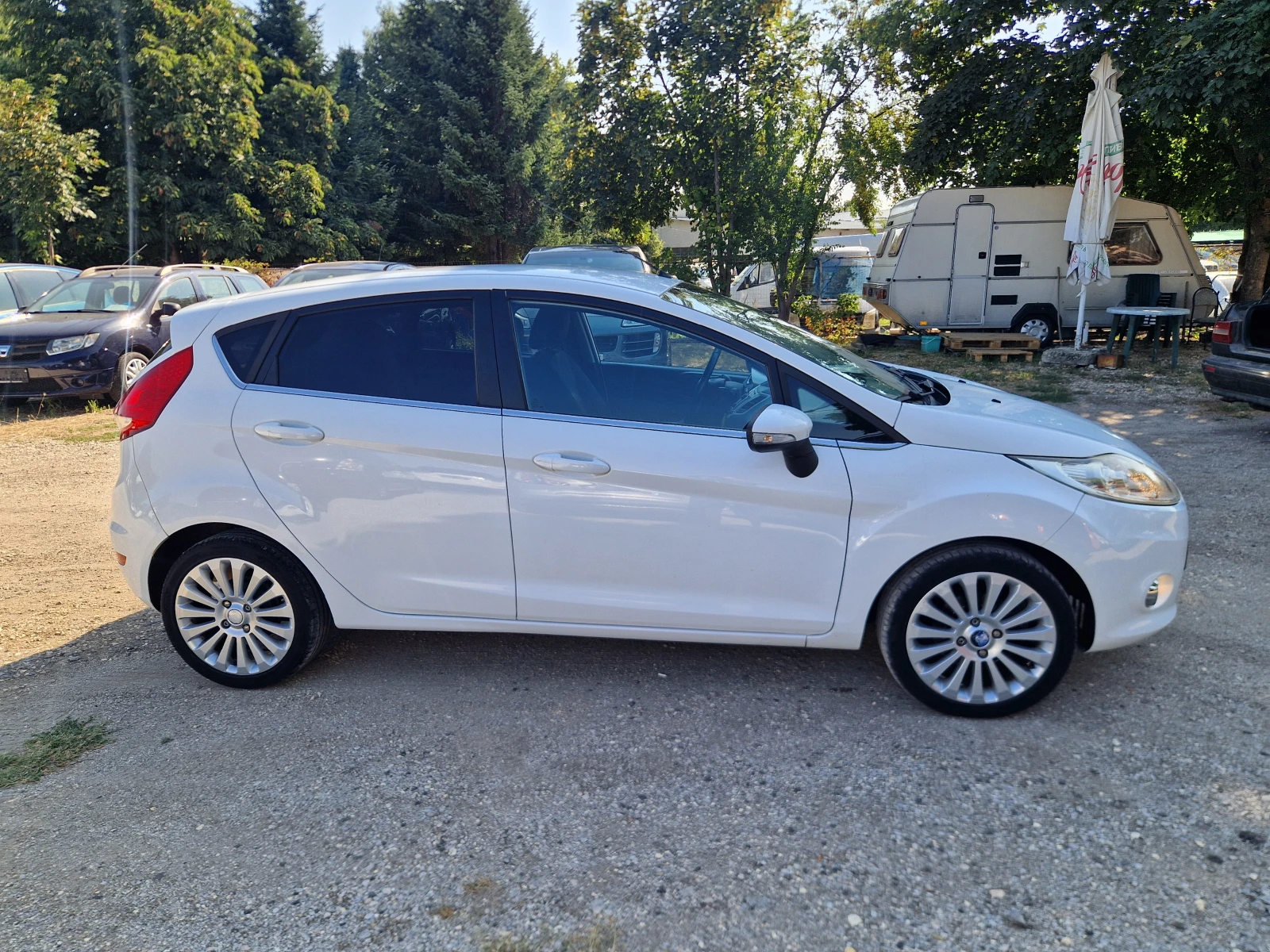Ford Fiesta 1, 4 ГАЗОВ ИНЖЕКЦИОН, снимка 4 - Автомобили и джипове - 55630372