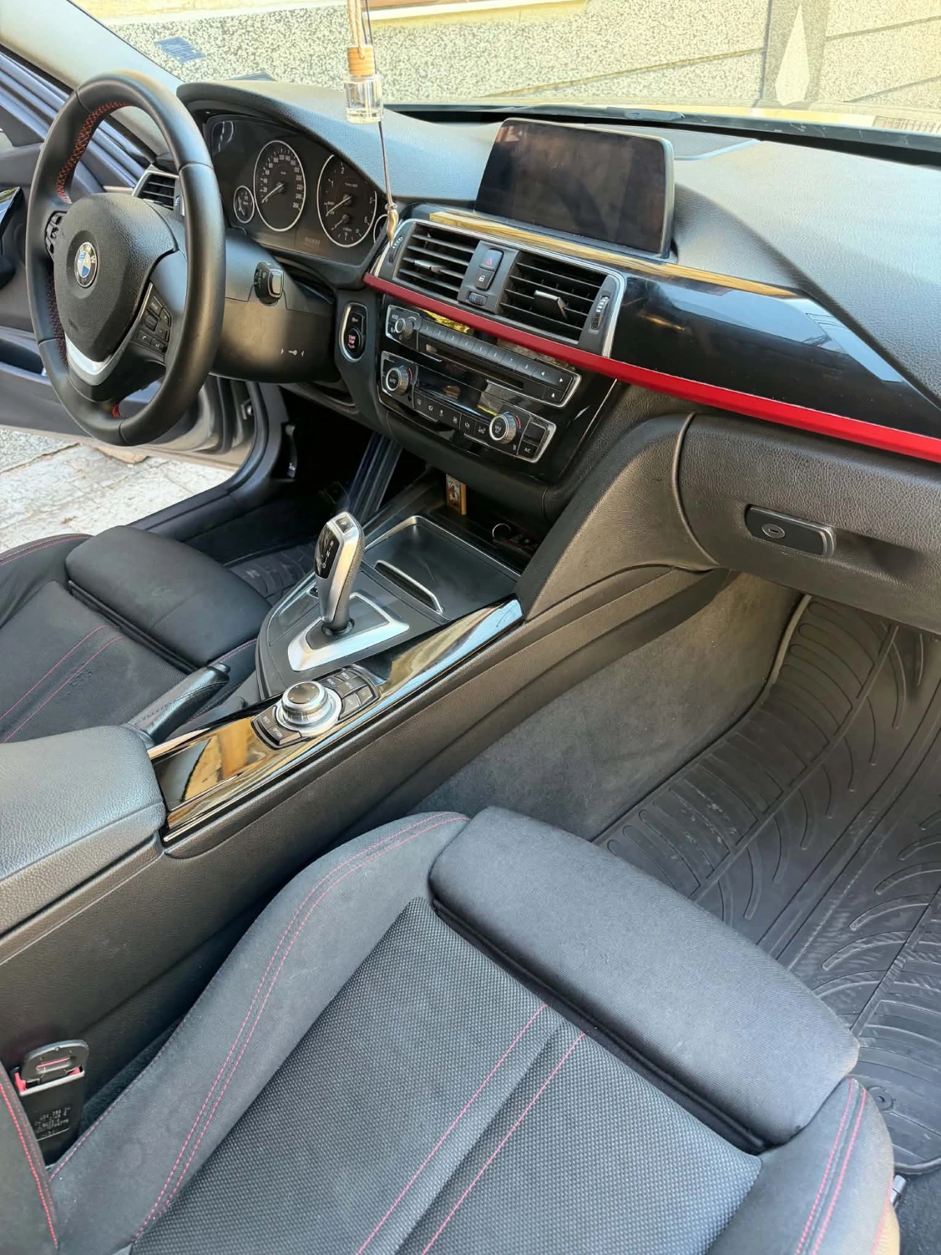 BMW 320 F31 М-пакет Sport Line , снимка 10 - Автомобили и джипове - 56072006