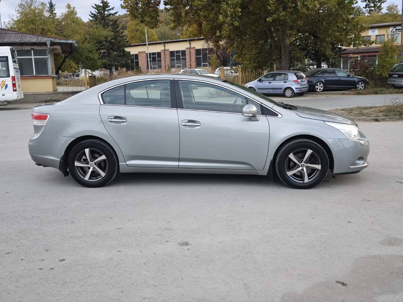 Toyota Avensis 1.6i | Mobile.bg � ����������� 6