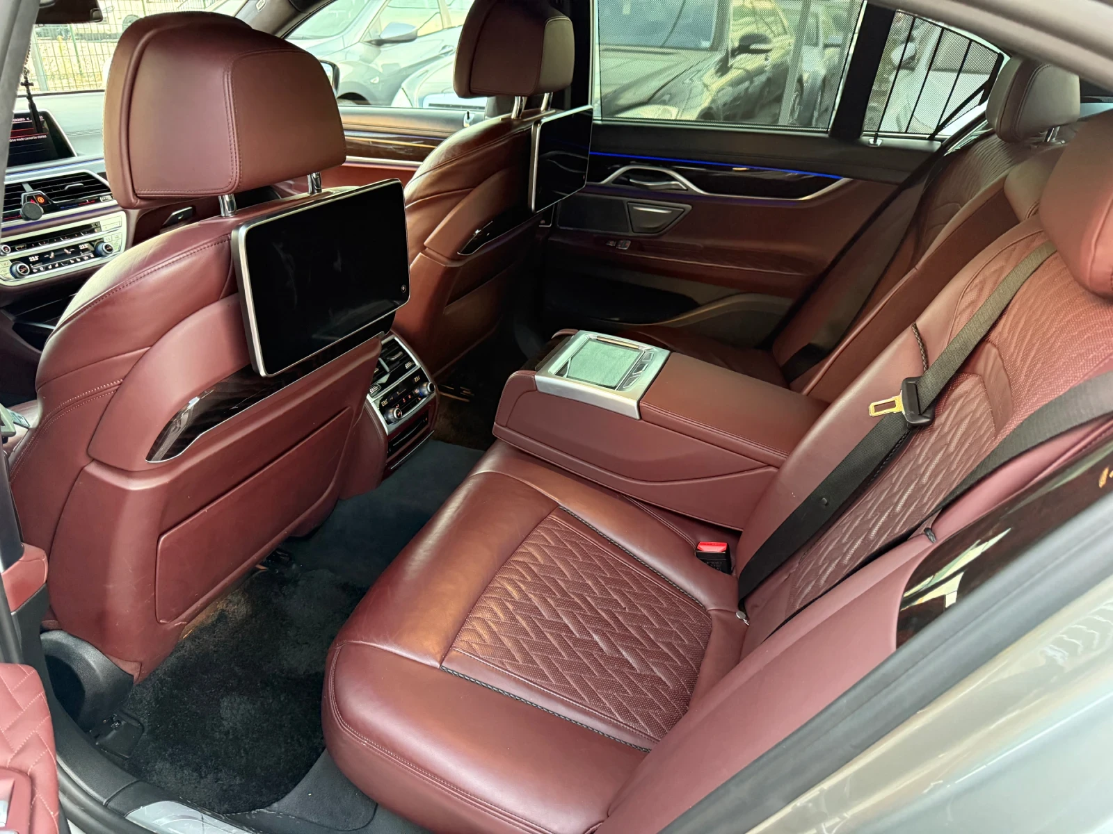 BMW 740 BMW 740 X-Drive* Full M-Pack* Head-up* 360 Cam* La | Mobile.bg � ����������� 15