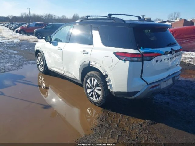 Nissan Pathfinder * 4WD* КОЖА* LED* NAVI* , снимка 3 - Автомобили и джипове - 53599688