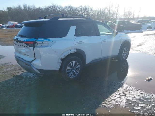 Nissan Pathfinder * 4WD* КОЖА* LED* NAVI* , снимка 4 - Автомобили и джипове - 53599688