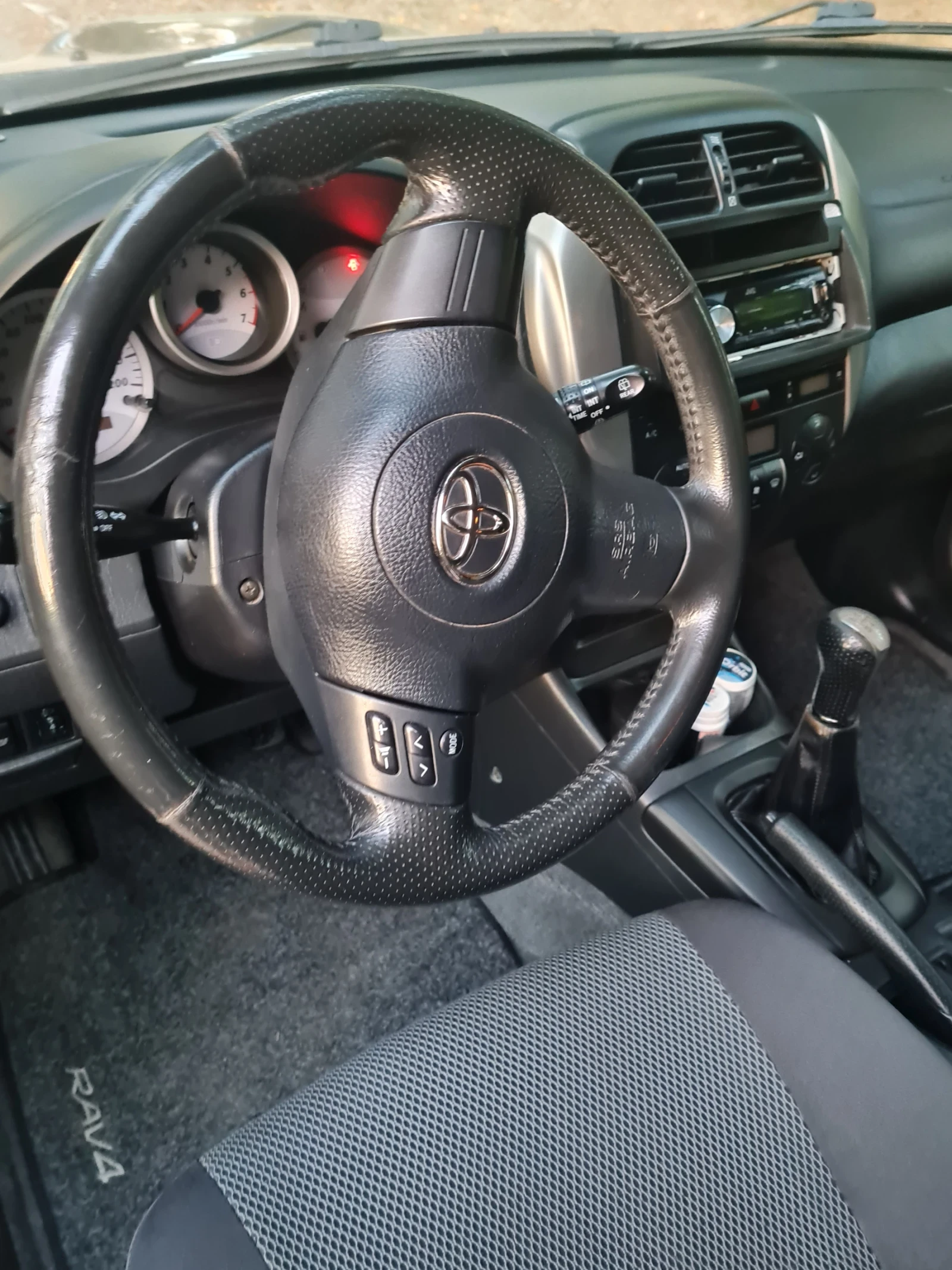 Toyota Rav4  - изображение 8
