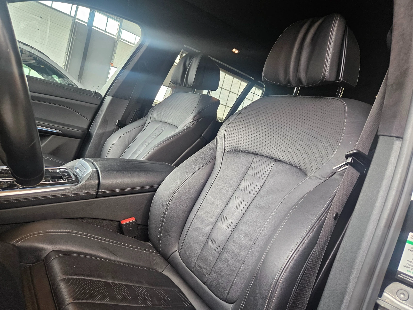 BMW X7 40i M  | Mobile.bg   12