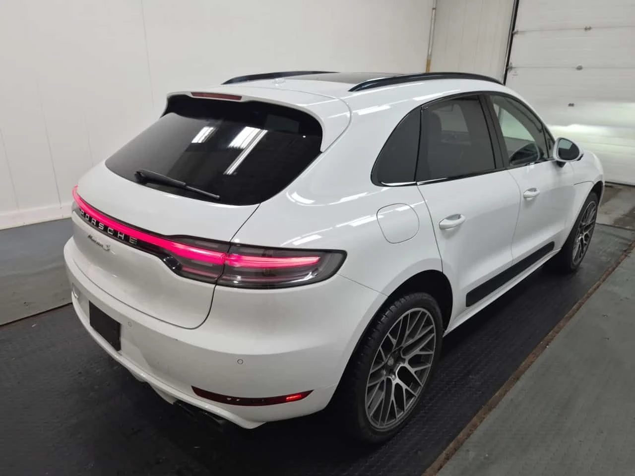 Porsche Macan S /CARFAX/ПОДГРЕВ/ОБДУХ/ПАНО/ФИНАНСИРАНЕ/, снимка 3 - Автомобили и джипове - 54864198