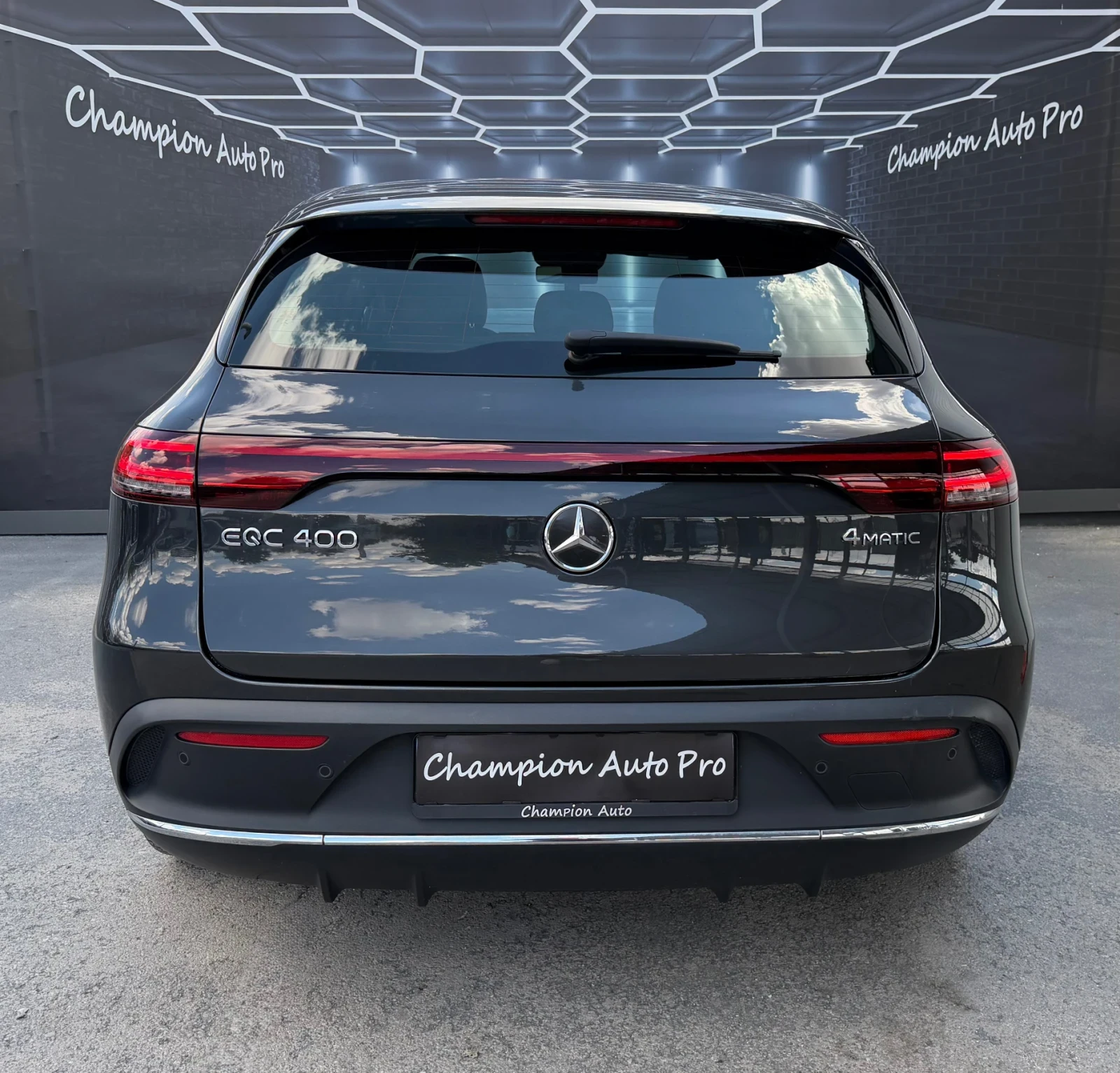 Mercedes-Benz EQC 400/4Matic/AMG/Hud/360Kam, снимка 5 - Автомобили и джипове - 55731929