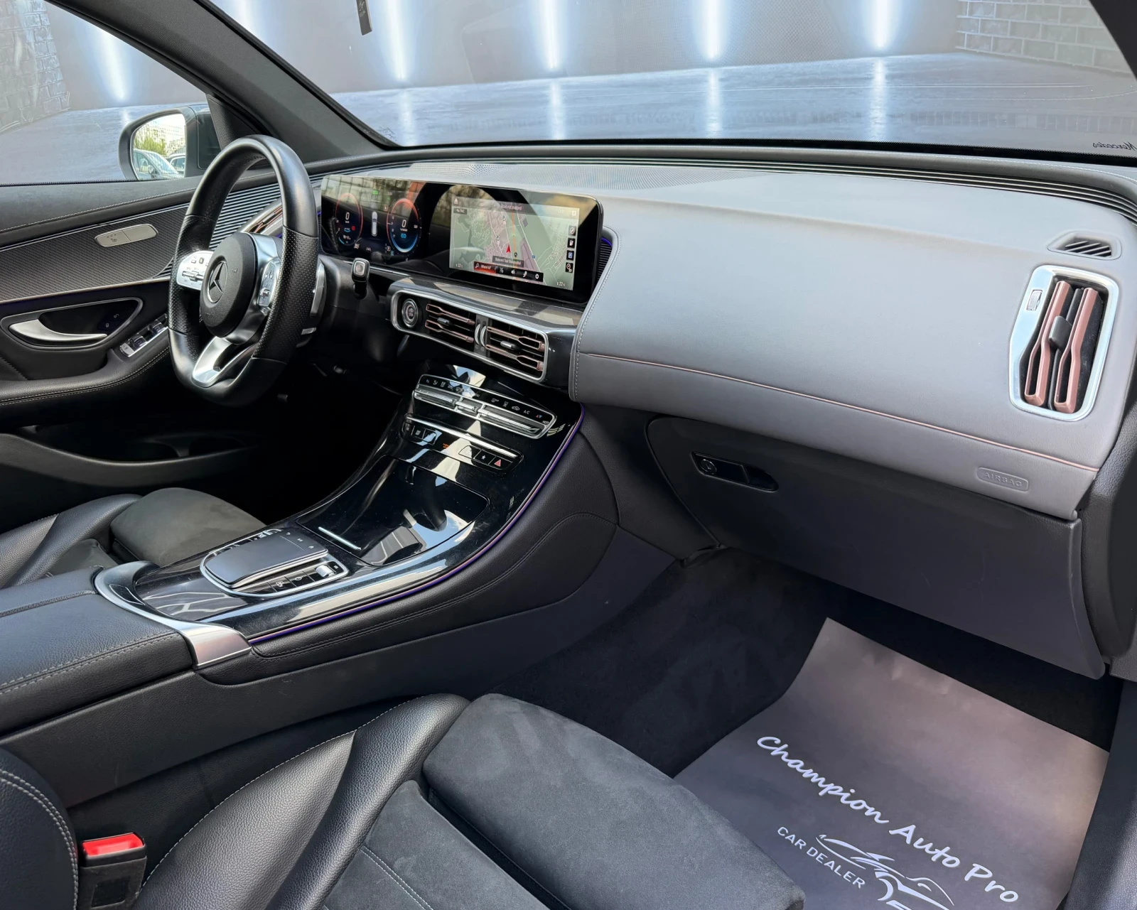 Mercedes-Benz EQC 400/4Matic/AMG/Hud/360Kam, снимка 12 - Автомобили и джипове - 55731929