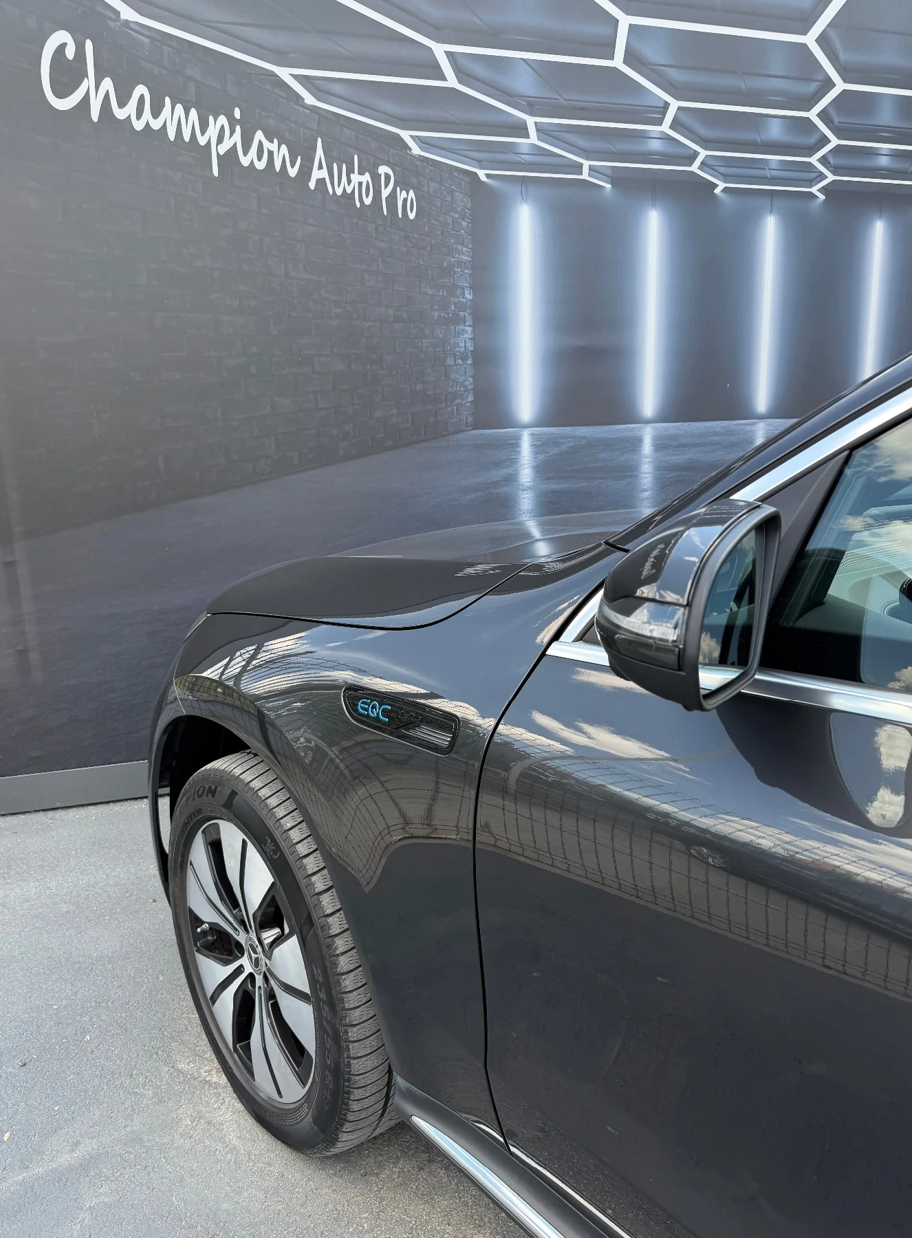Mercedes-Benz EQC 400/4Matic/AMG/Hud/360Kam, снимка 7 - Автомобили и джипове - 55731929