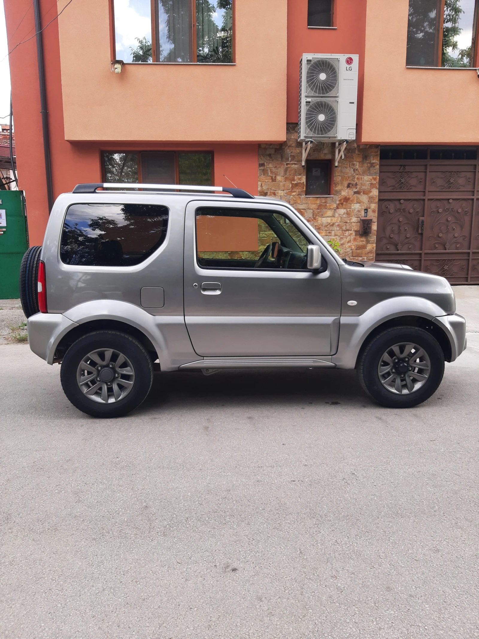 Suzuki Jimny, снимка 7 - Автомобили и джипове - 55779945