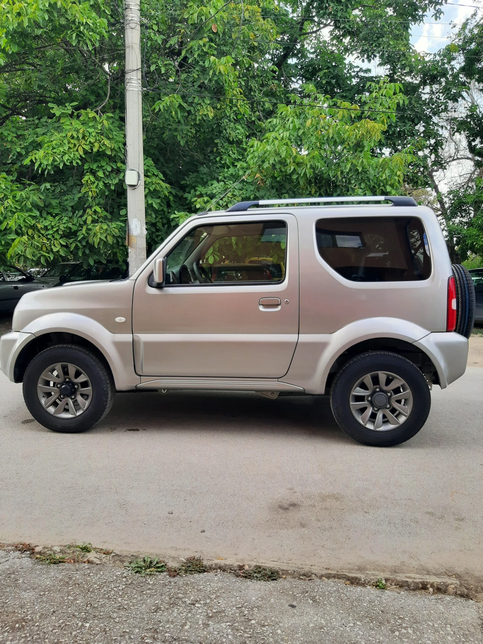 Suzuki Jimny, снимка 8 - Автомобили и джипове - 55779945